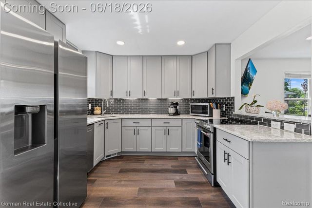 3840 Cass Elizabeth Road, Waterford Charter Township, MI 48328