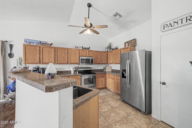 2265 W 17th Avenue, Apache Junction, AZ 85120