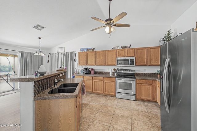 2265 W 17th Avenue, Apache Junction, AZ 85120