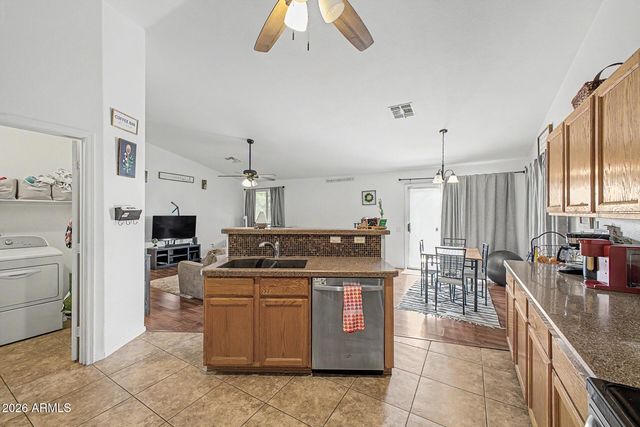 2265 W 17th Avenue, Apache Junction, AZ 85120