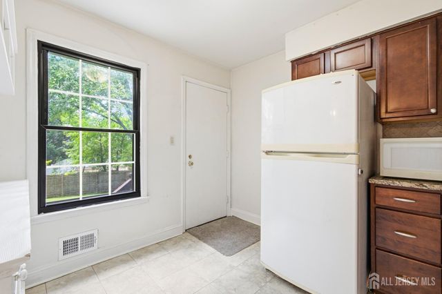 51 Pheasant Run, Edison, NJ 08820
