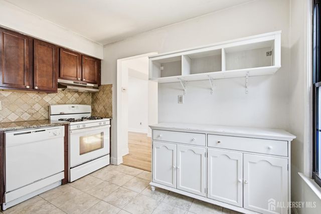 51 Pheasant Run, Edison, NJ 08820