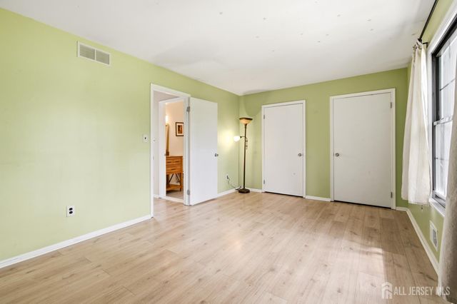 51 Pheasant Run, Edison, NJ 08820