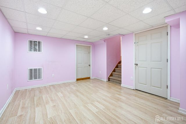51 Pheasant Run, Edison, NJ 08820