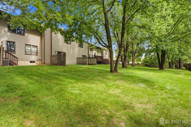 51 Pheasant Run, Edison, NJ 08820