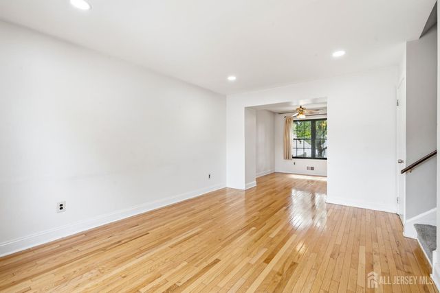 51 Pheasant Run, Edison, NJ 08820