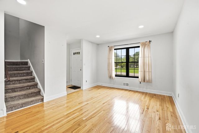 51 Pheasant Run, Edison, NJ 08820