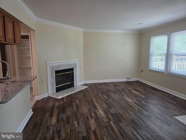 12119 SALEMTOWN DR, Woodbridge, VA 22192