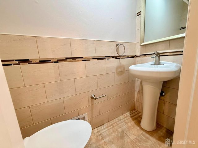 12 Dogwood Drive, Edison, NJ 08820