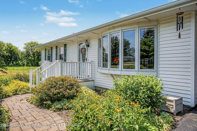 6839 N Hartel Road, Potterville, MI 48876