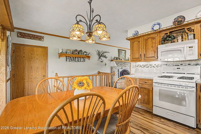 6839 N Hartel Road, Potterville, MI 48876