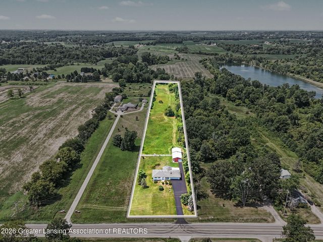 6839 N Hartel Road, Potterville, MI 48876