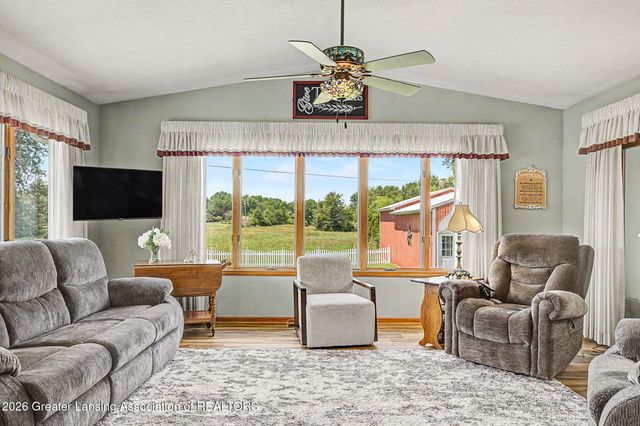 6839 N Hartel Road, Potterville, MI 48876