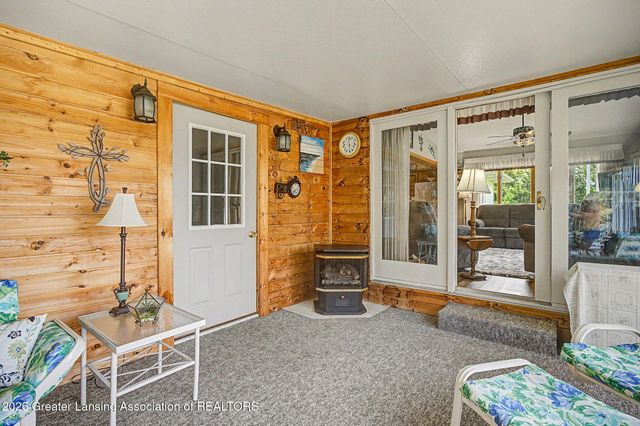 6839 N Hartel Road, Potterville, MI 48876