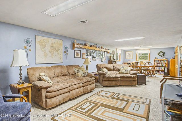6839 N Hartel Road, Potterville, MI 48876