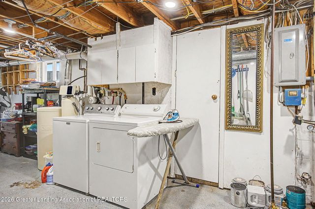 6839 N Hartel Road, Potterville, MI 48876