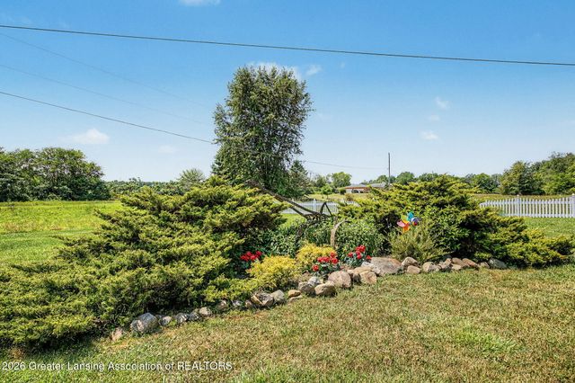 6839 N Hartel Road, Potterville, MI 48876