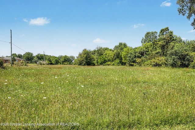 6839 N Hartel Road, Potterville, MI 48876