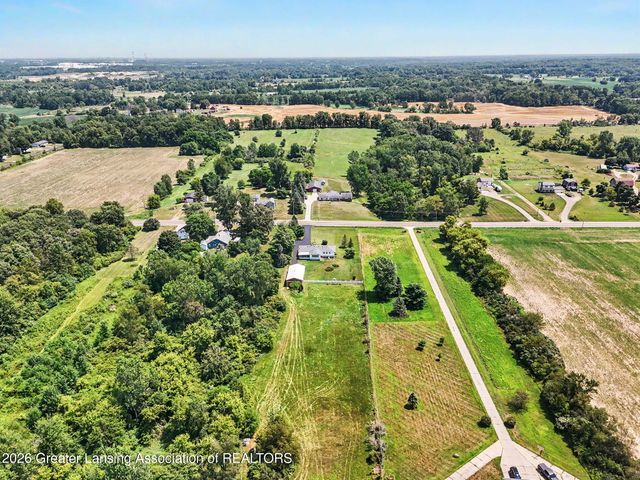 6839 N Hartel Road, Potterville, MI 48876