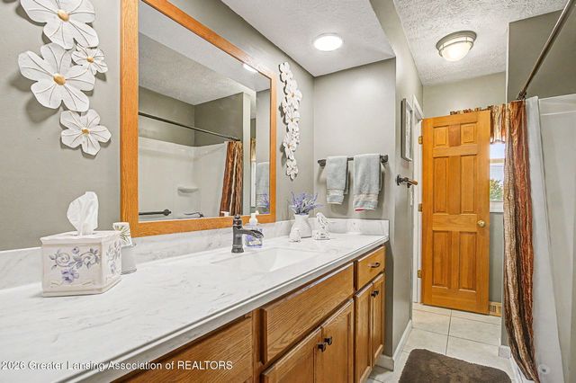 6839 N Hartel Road, Potterville, MI 48876