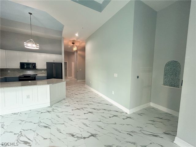 2797 1st ST 106, Fort Myers, FL 33916