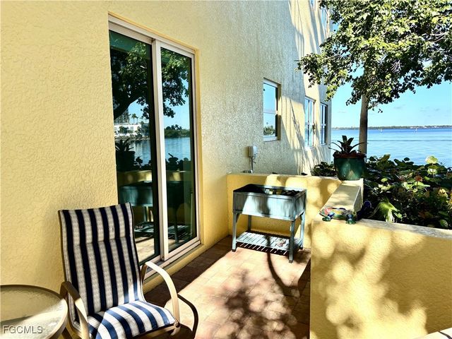 2797 1st ST 106, Fort Myers, FL 33916