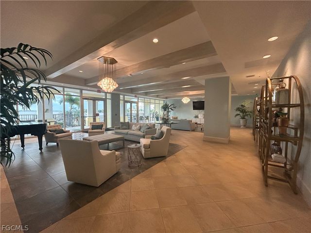 2797 1st ST 106, Fort Myers, FL 33916