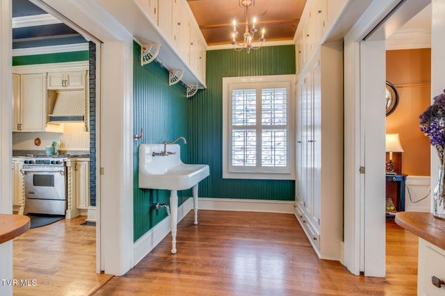 207 Lynwood Street, Bristol, TN 37620