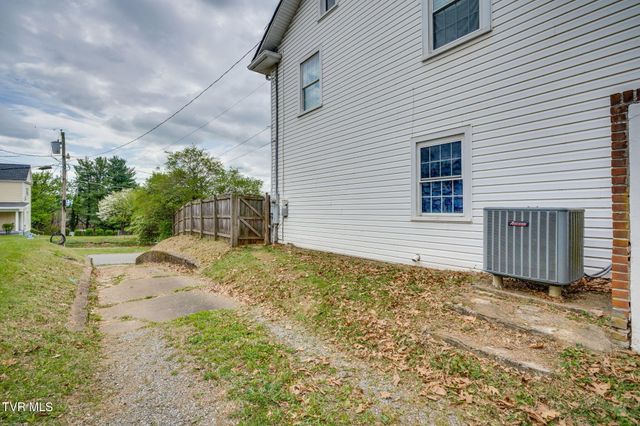 207 Lynwood Street, Bristol, TN 37620