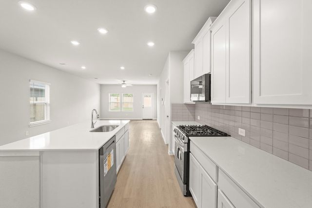 113 Rising Cedar Lane, Hockley, TX 77447