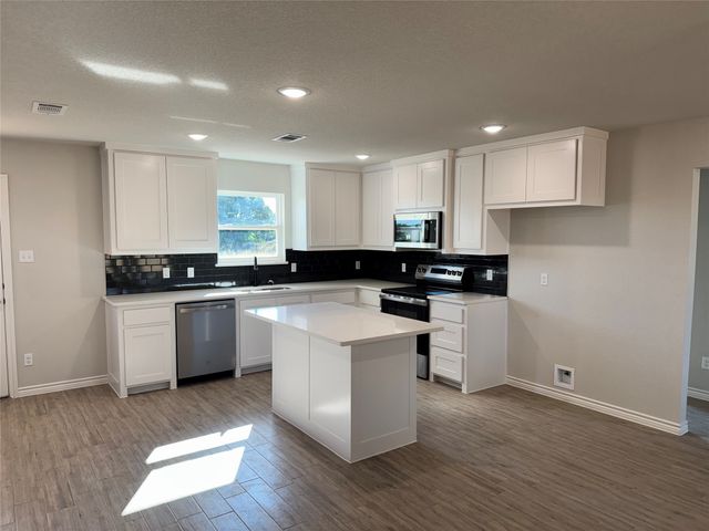 700 Smith Road, Springtown, TX 76082