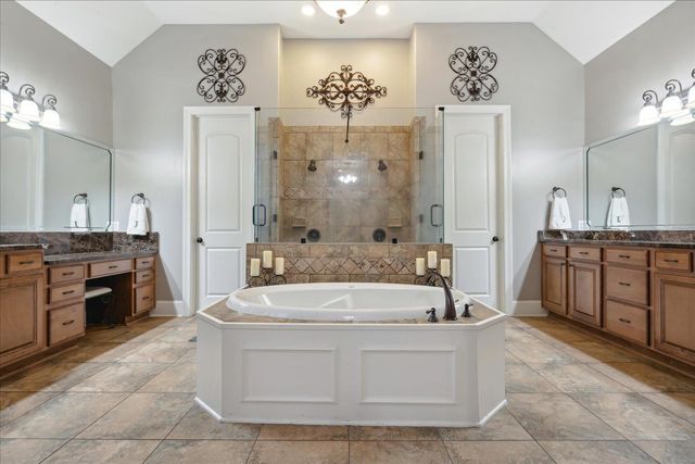 1242 BRAYGOOD DR, Collierville, TN 38017