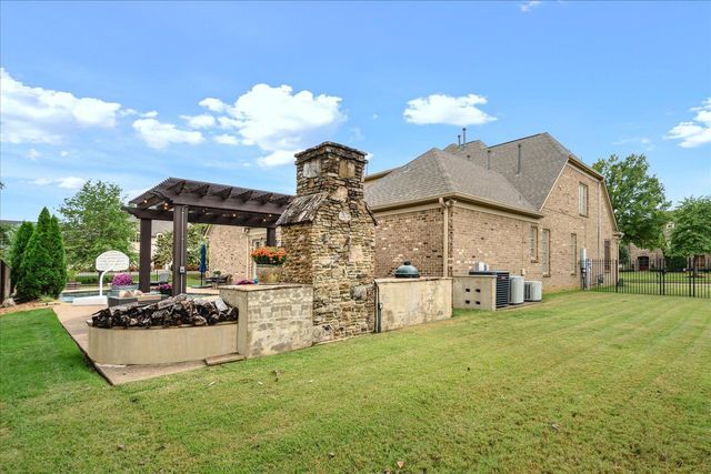 1242 BRAYGOOD DR, Collierville, TN 38017