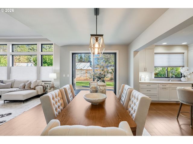 16234 WALUGA Dr, Lake Oswego, OR 97035