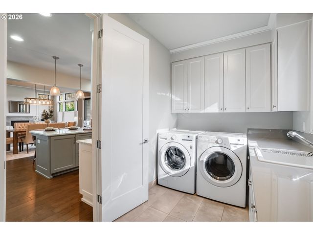 16234 WALUGA Dr, Lake Oswego, OR 97035