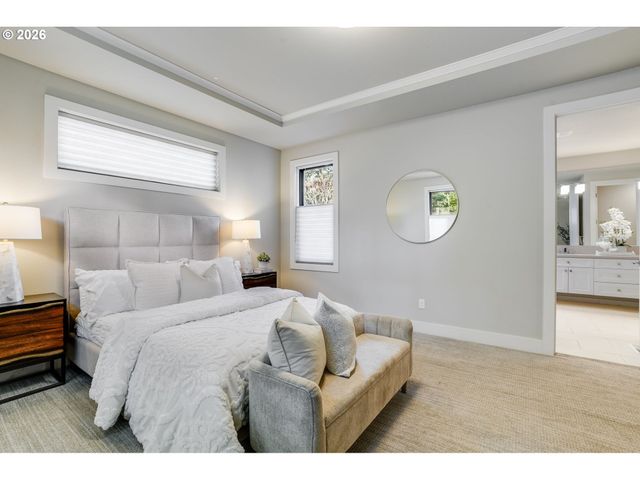 16234 WALUGA Dr, Lake Oswego, OR 97035