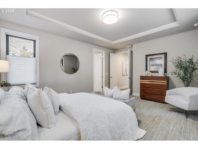 16234 WALUGA Dr, Lake Oswego, OR 97035