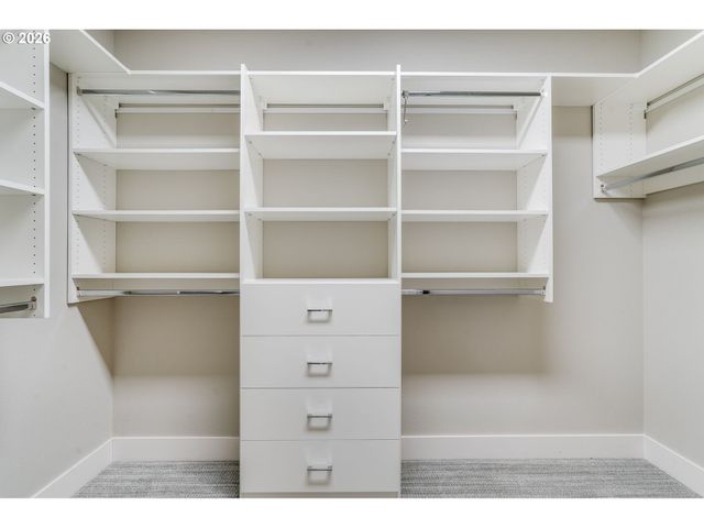 16234 WALUGA Dr, Lake Oswego, OR 97035