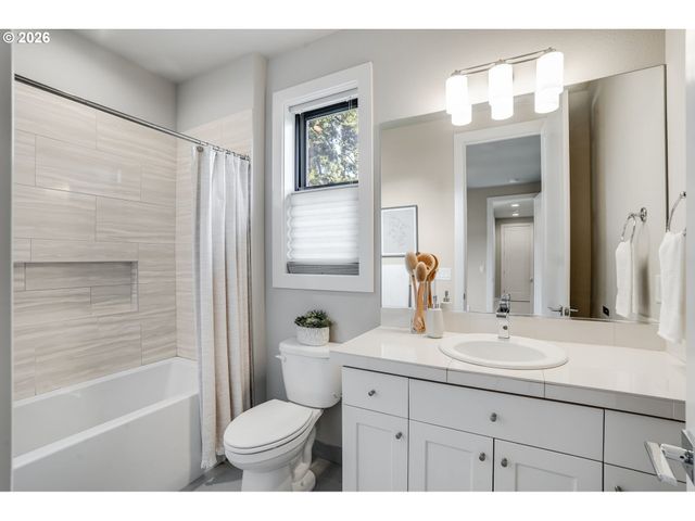 16234 WALUGA Dr, Lake Oswego, OR 97035