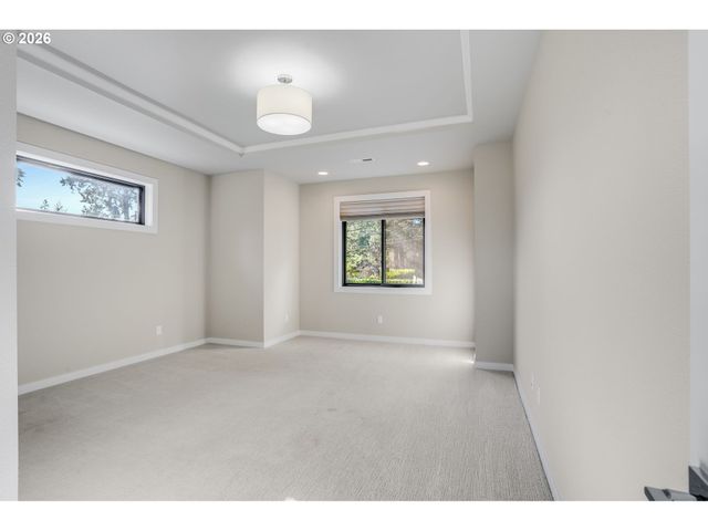 16234 WALUGA Dr, Lake Oswego, OR 97035