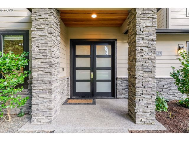 16234 WALUGA Dr, Lake Oswego, OR 97035