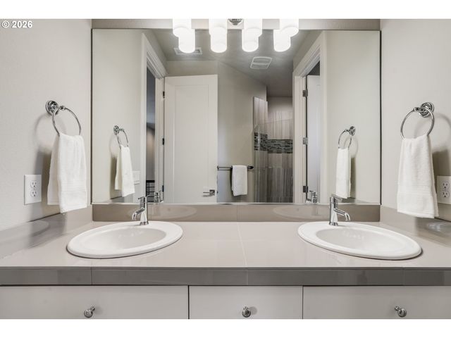 16234 WALUGA Dr, Lake Oswego, OR 97035