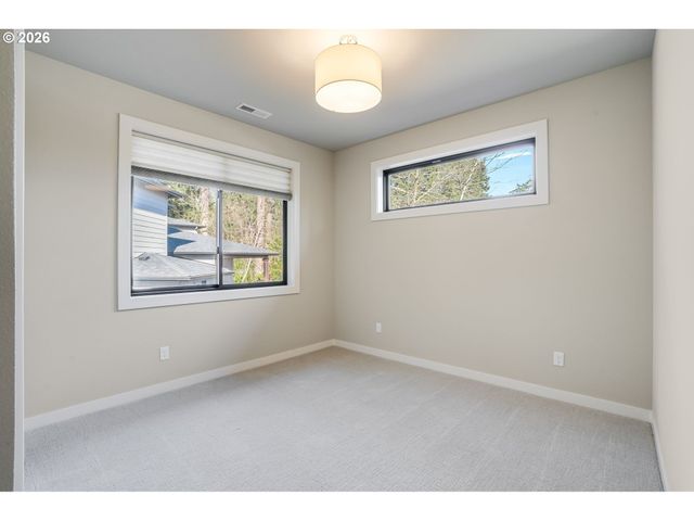 16234 WALUGA Dr, Lake Oswego, OR 97035