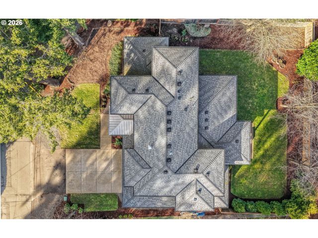 16234 WALUGA Dr, Lake Oswego, OR 97035