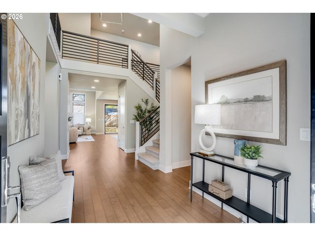 16234 WALUGA Dr, Lake Oswego, OR 97035