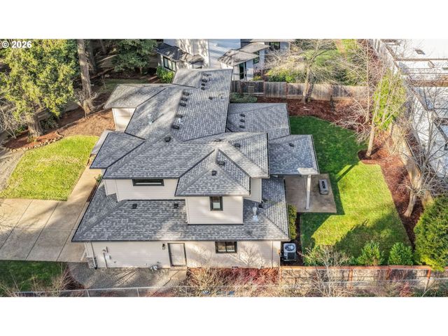 16234 WALUGA Dr, Lake Oswego, OR 97035