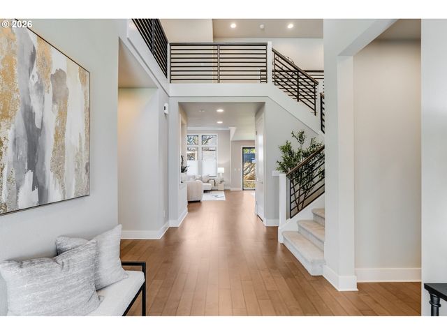 16234 WALUGA Dr, Lake Oswego, OR 97035