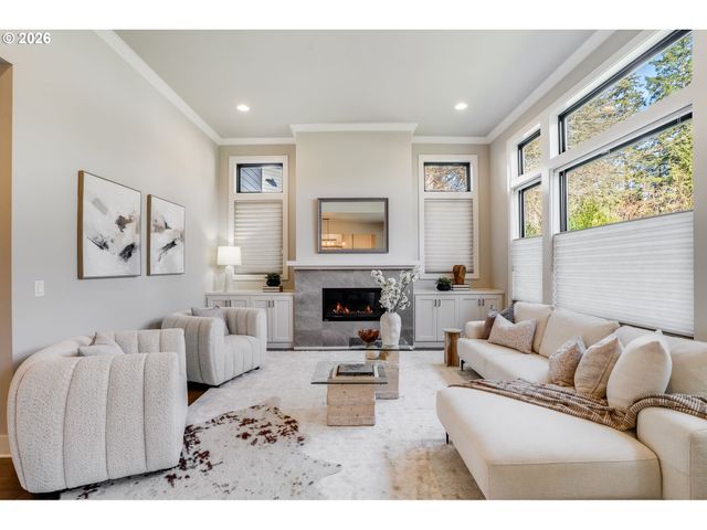 16234 WALUGA Dr, Lake Oswego, OR 97035