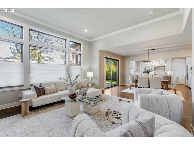 16234 WALUGA Dr, Lake Oswego, OR 97035