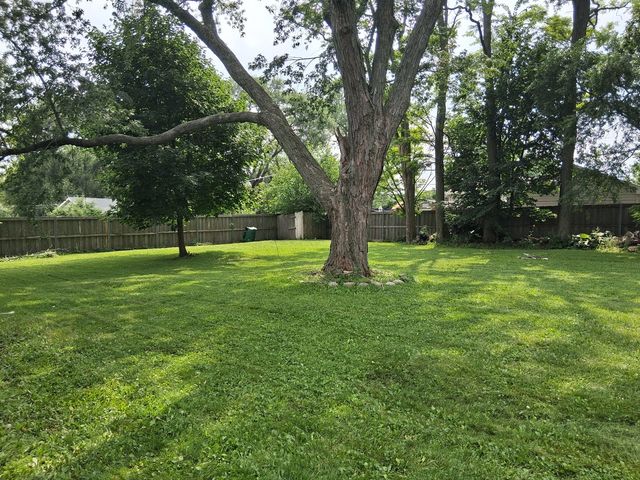 1624 N Poplar Avenue, Round Lake Beach, IL 60073